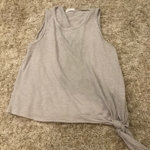 Light grey Sadie&Sage top with tie